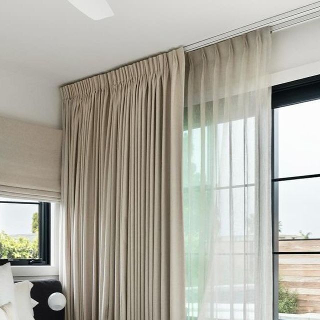 ม่านจีบคลาสสิก ความเรียบหรูที่เข้าได้กับทุกห้อง